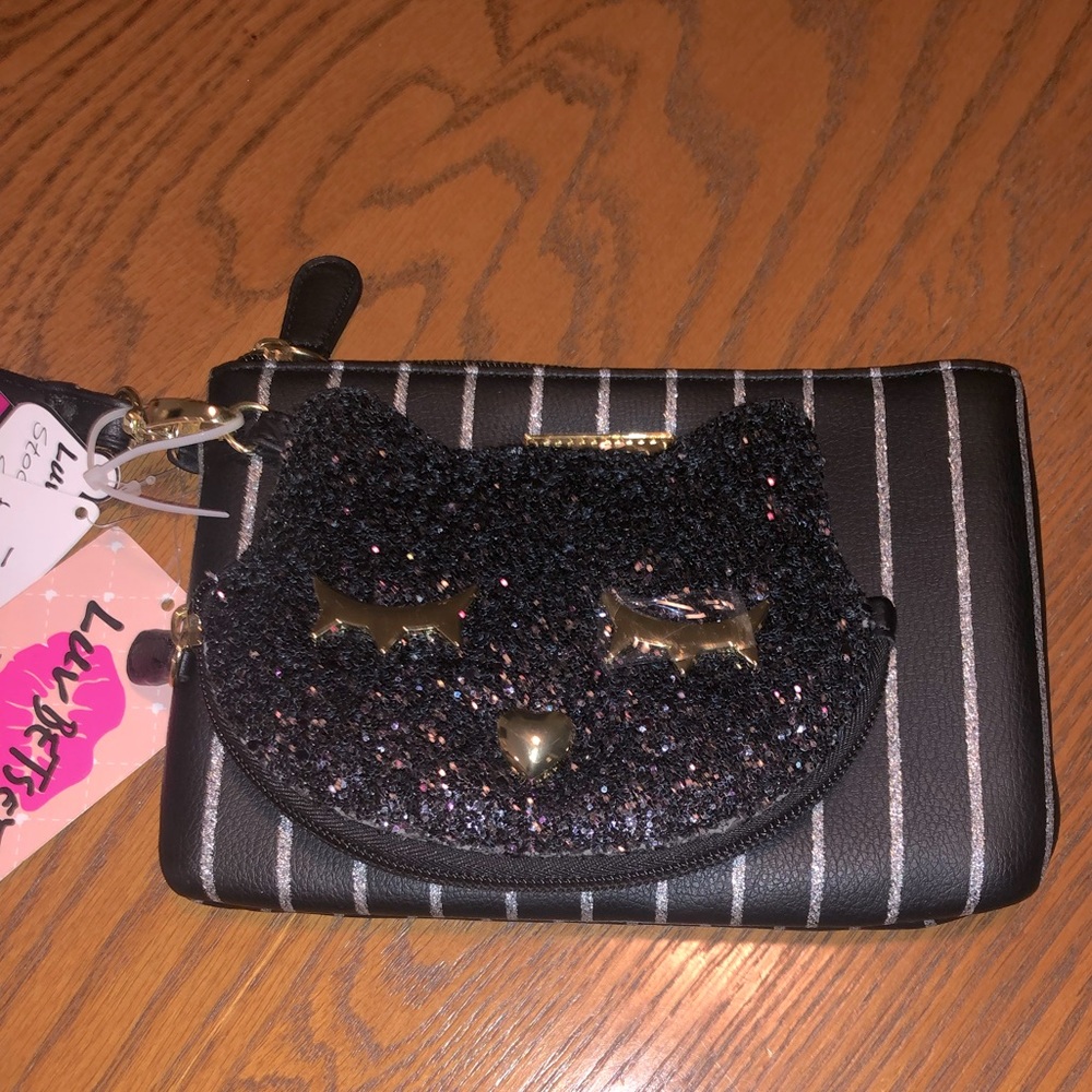 🌟Last chance!🌟 Love Betsey❤️ 🐱 😊cat themed clutch